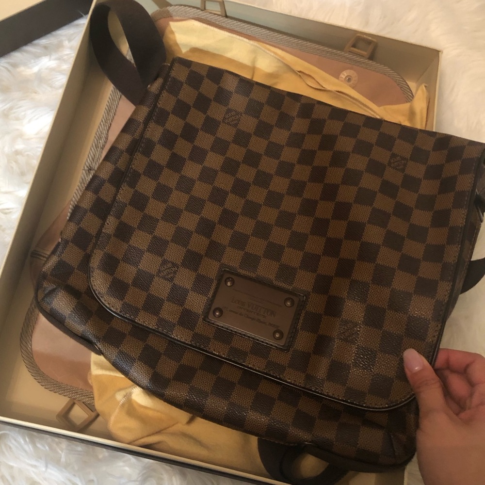 Louisvuiton shoulder bag